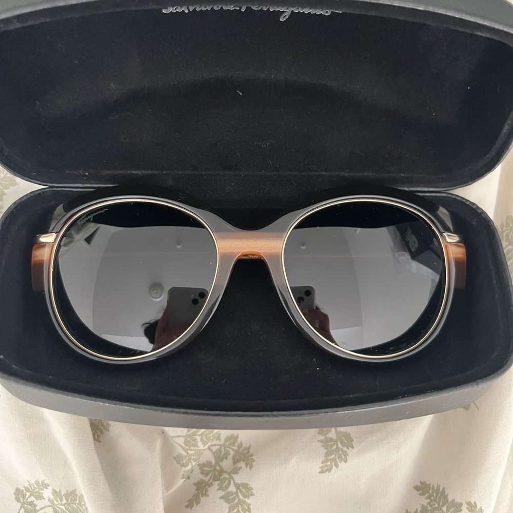 salvatore ferragamo sunglasses
